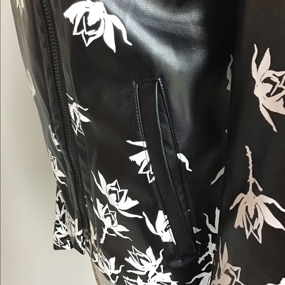 Stunning leather look jacket - Picture 7 of 11